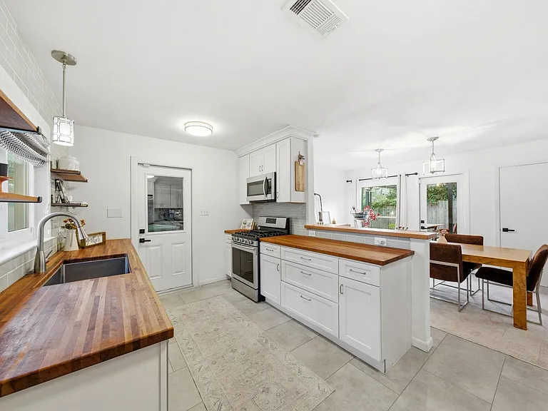 7962 Cedel Dr — Photo 8