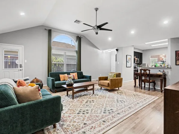 7815 Koloa River Ct, Houston, TX 77040