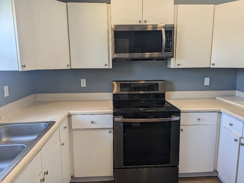 2 bed, 1000 sqft, $1,495 — Photo 2