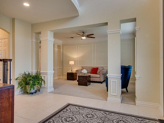 4th image of 401 Oxford Ct