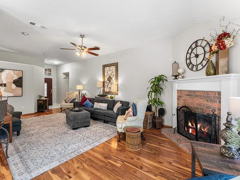 703 Flagstone Way — Photo 12