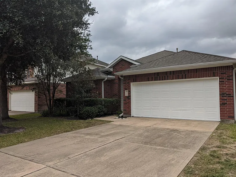 25211 Sierra Woods Ln — Photo 18