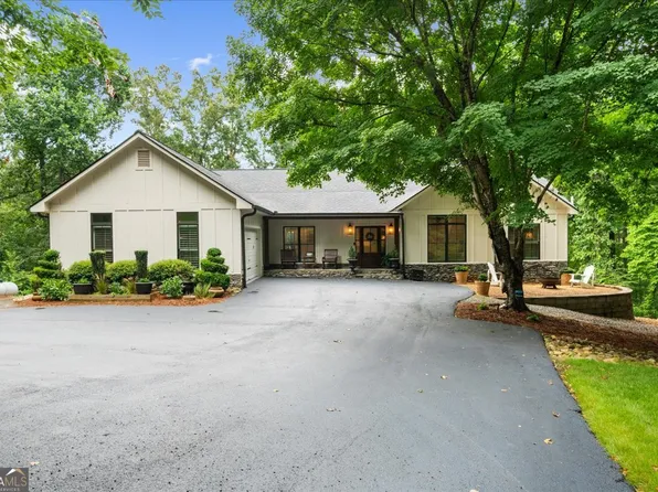 9040 Walnut Cove Ct, Gainesville, GA 30506