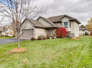 38423 Casselberry Ct, North Branch, MN 55056