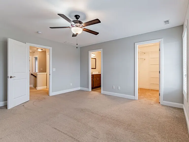 901 Cates Dr — Photo 14