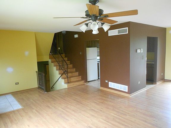 5th image of 213 Barney Dr