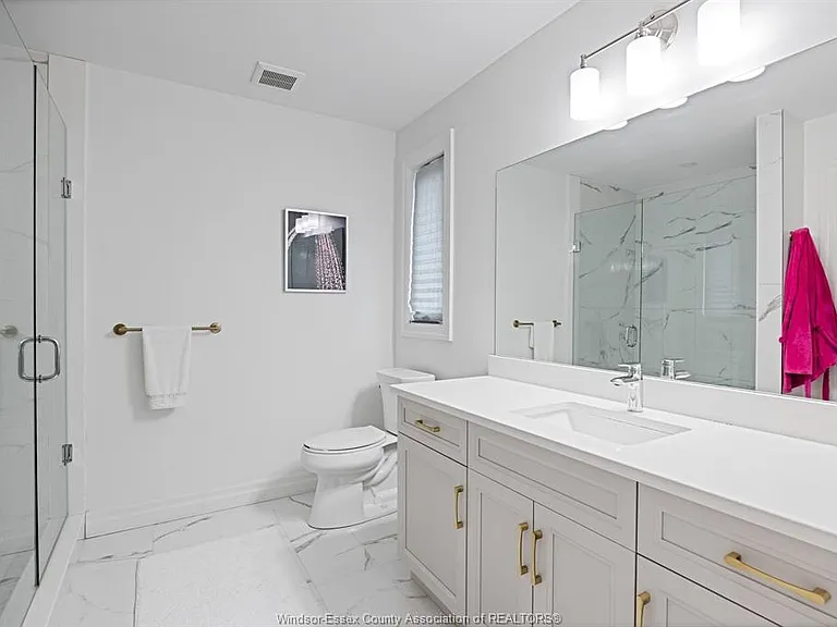 116 Peters St — Photo 14
