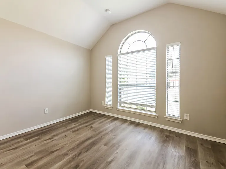 109 Magnolia St — Photo 14