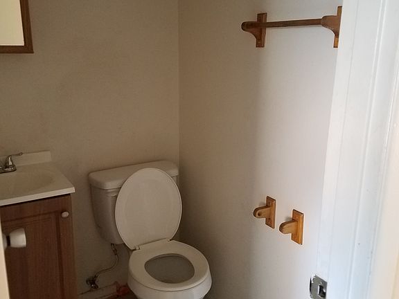 5th image of 317 Olmstead Dr
