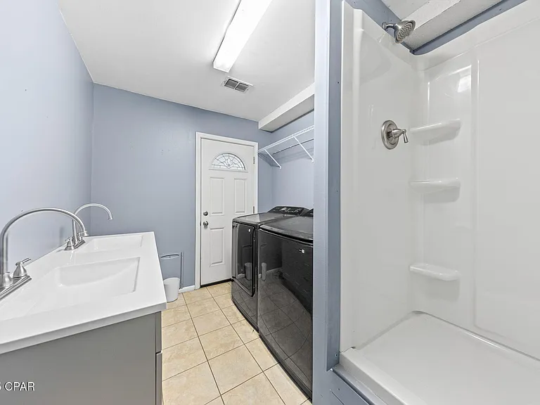 301 Fairway Blvd — Photo 29