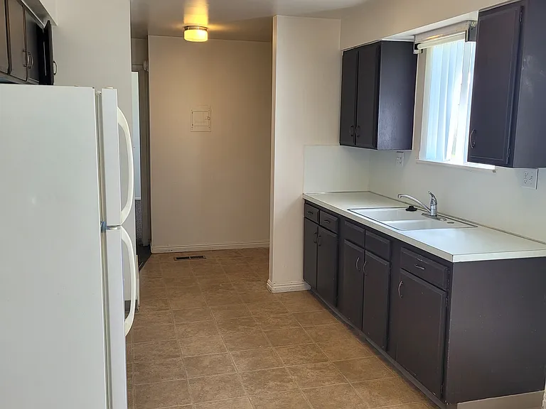 320 Ashland Dr — Photo 4
