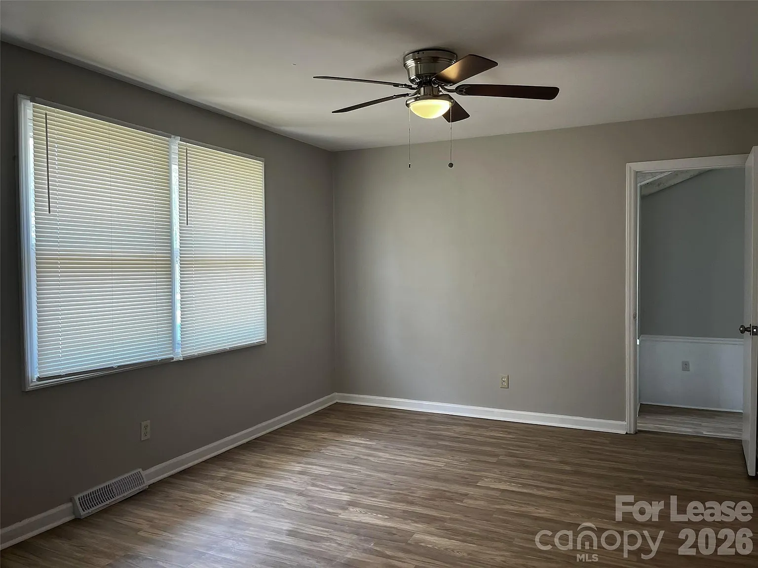 2 bed, 1.0 bath, 1125 sqft, $1,750 — Photo 3