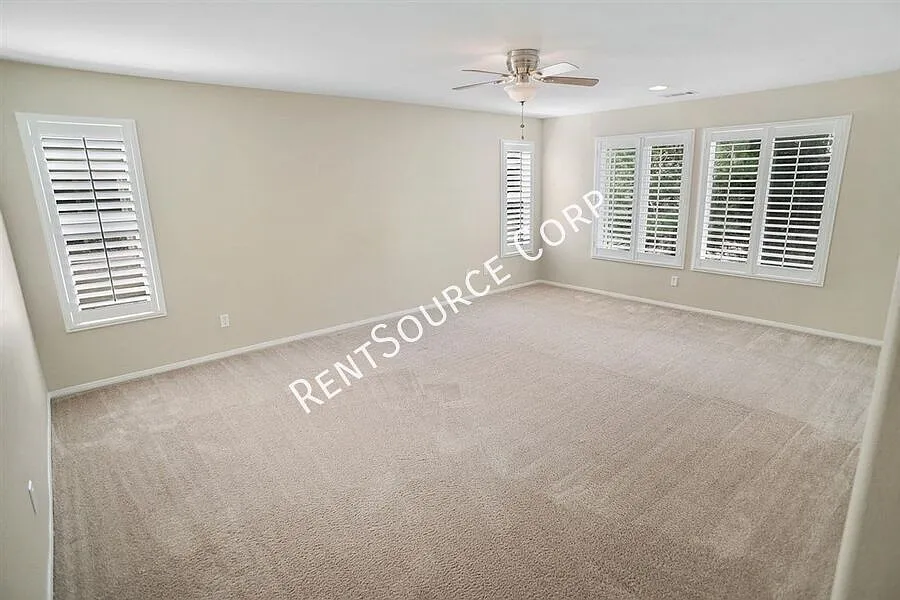 New Listing -4 Bedroom Home For Lease W/ Solar In Fair Oaks Ranch — Photo 4