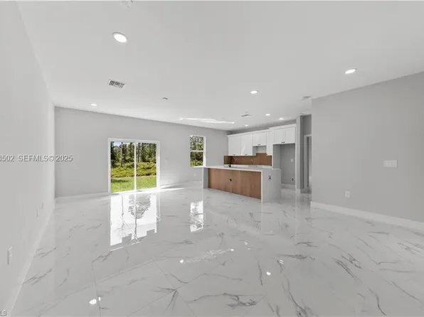 1111 Dutchess St E, Lehigh Acres, FL 33974