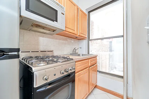 Rented by Living New York | media 13