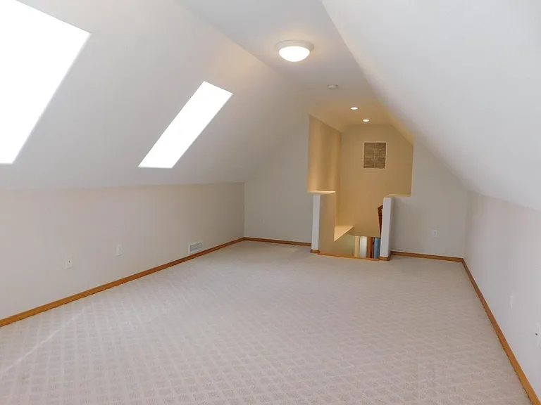 2758 Rue Ct — Photo 27
