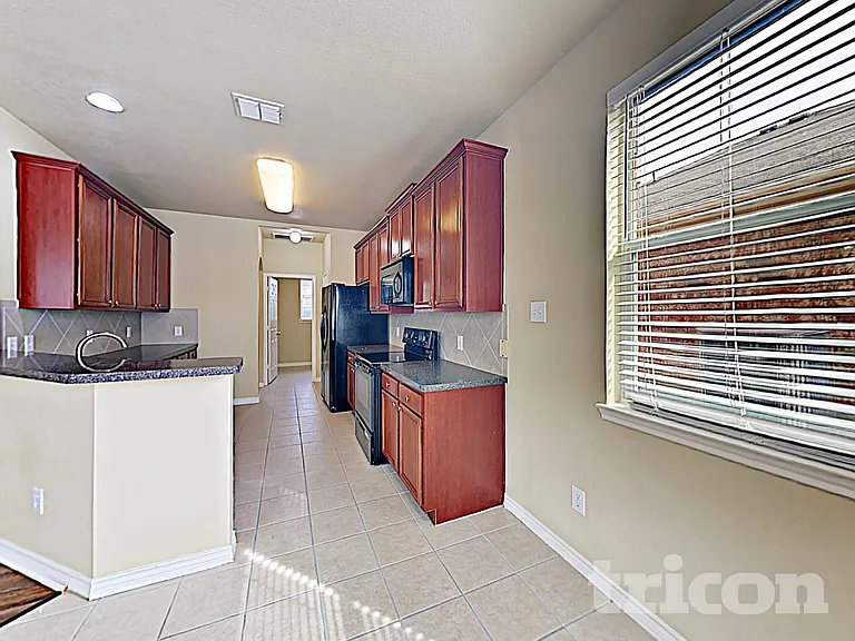 2146 Cimarron St — Photo 9