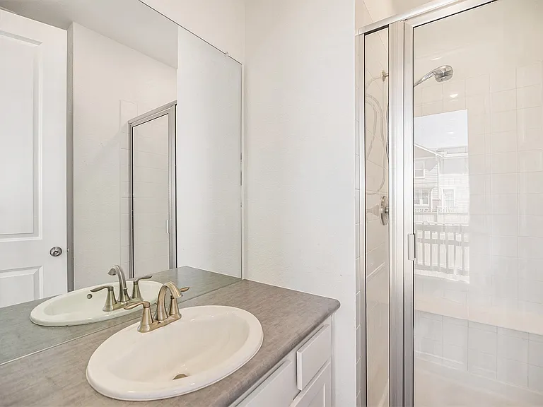 1661 Drake Aly — Photo 18