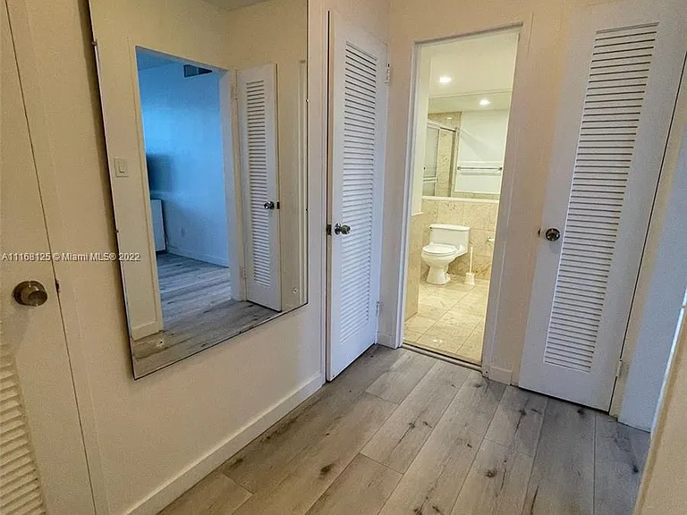 5161 Collins Ave #914 — Photo 9