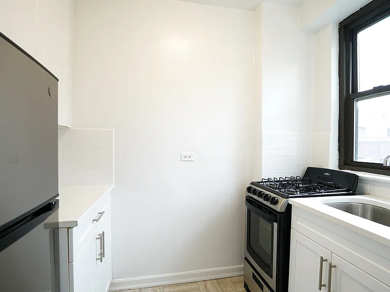 1700 York Ave #7M — Photo 4
