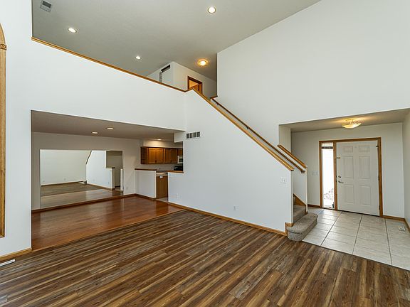 3rd image of 1930 Topaz Pointe Ln SW