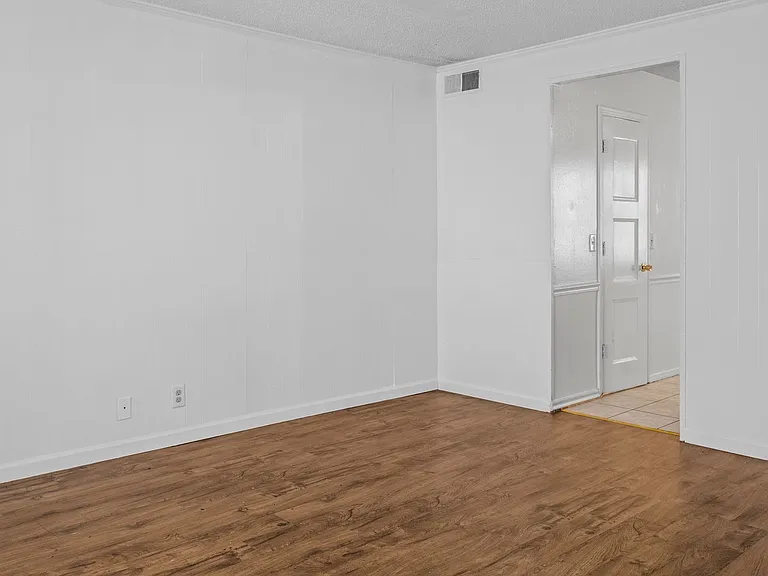 Evergreen Townhomes — Photo 3