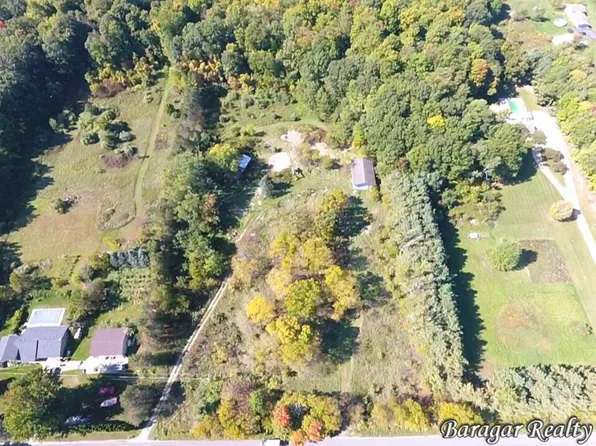 15455 Simmons Ave NE, Cedar Springs, MI 49319