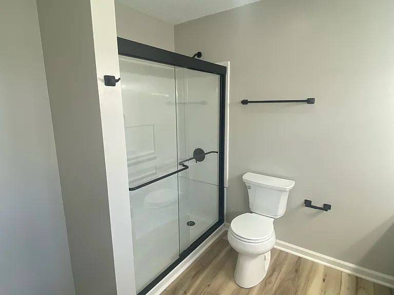 4417 E Clayton Ct — Photo 8