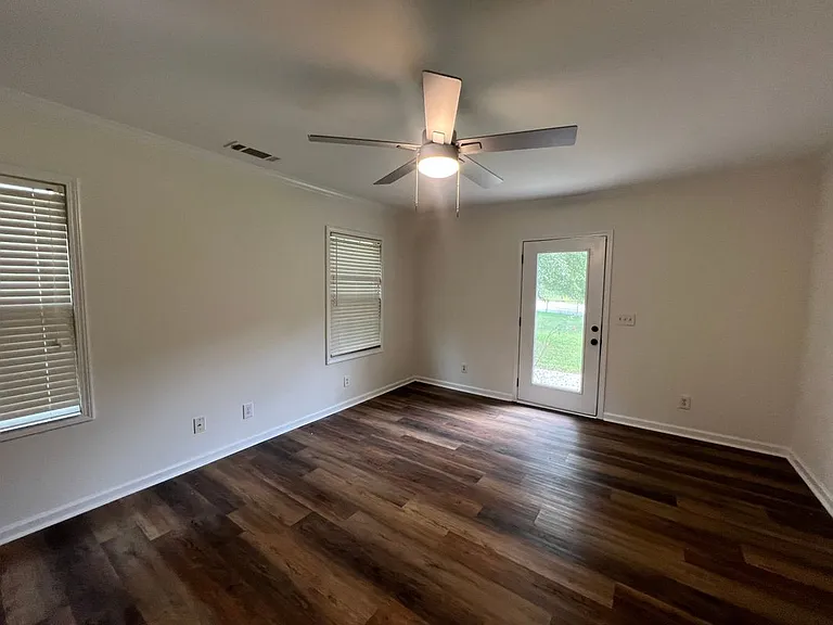 8505 Bells Ferry Rd — Photo 2