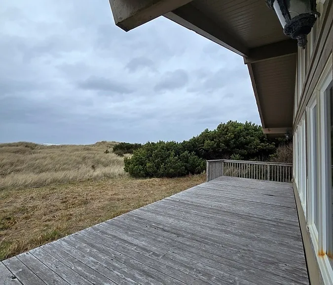 1902 NW Oceania Dr — Photo 49
