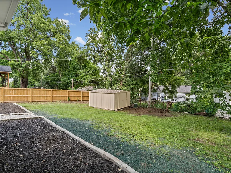 7809 Rosewood Dr — Photo 31
