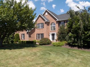 120 Clovershire Dr, Nazareth, PA 18064