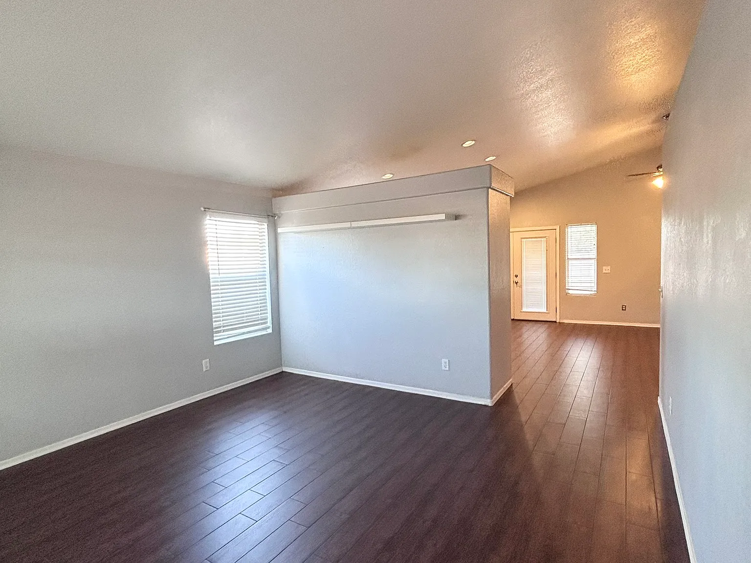 3 bed, 1302 sqft, $2,250 — Photo 3