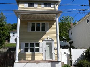 25 Railroad St, Glen Lyon, PA 18617