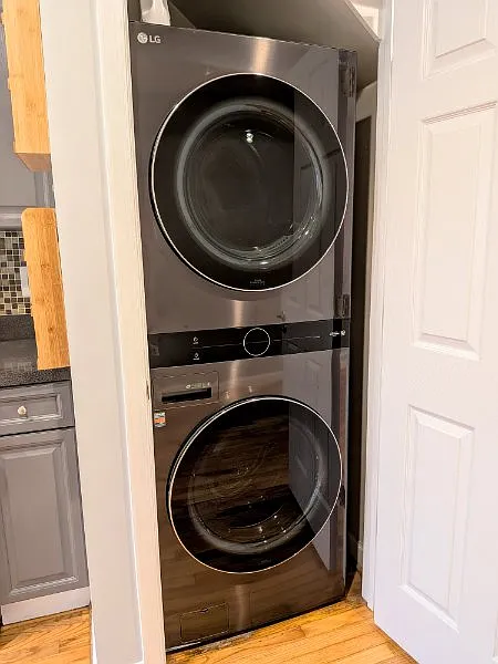 2 bed, 683 sqft, $2,850 — Photo 4