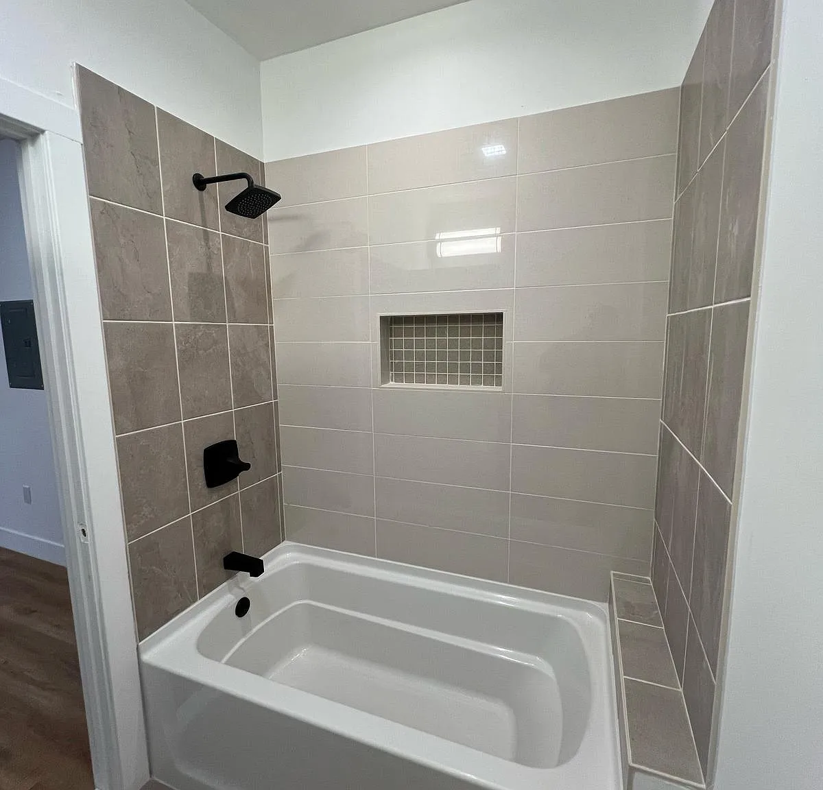 3 bed, $2,350 — Photo 1