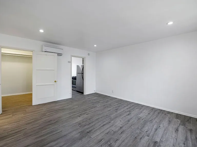 12415 Cedar Ave #E — Photo 3