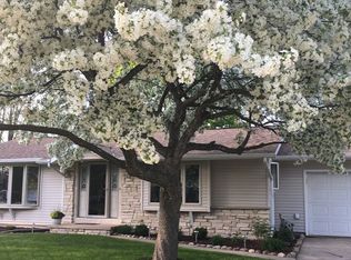 1640 Lily Dr, Green Bay, WI 54313