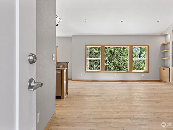 4th image of 114 Sequoia Lane