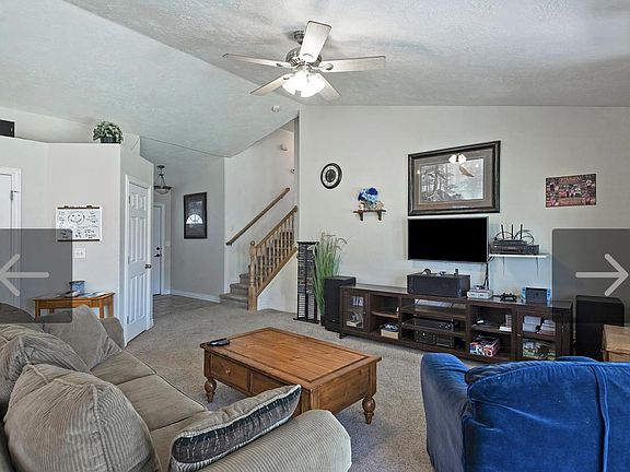 3rd image of 475 N Woods Dr