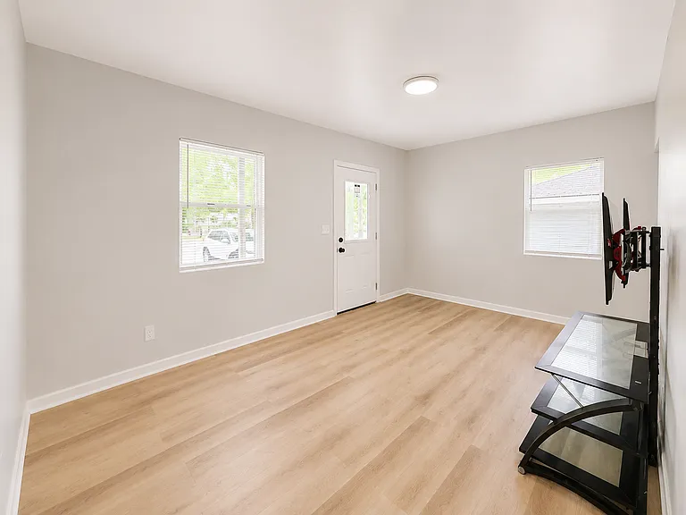 3328 Commonwealth Ave — Photo 16