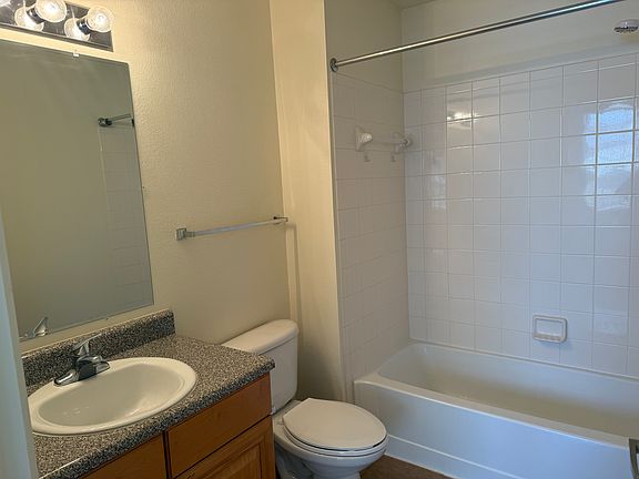 3rd image of 731 Majestic Dr