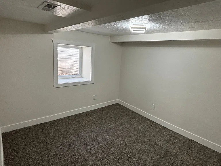 1091 E Mecham Ln — Photo 17