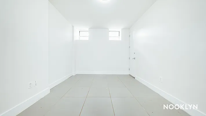 Rented by Nooklyn NYC LLC | media 31