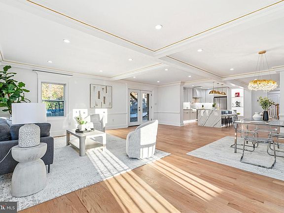 3rd image of 6218 Suitland Rd