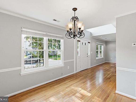 4th image of 2424 Vidalia Ct