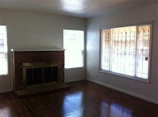 9320 Peach St, Oakland, CA 94603