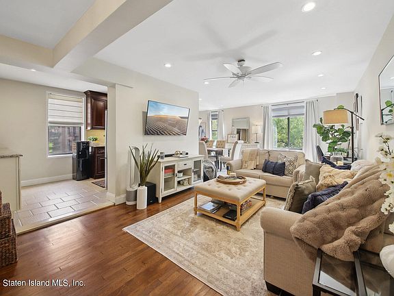 4th image of 850 Howard Ave APT 4B