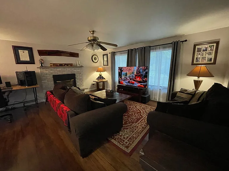 555 NW Fairhaven Dr — Photo 13