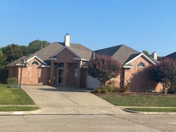 3157 Waterside Dr, Arlington, TX 76012